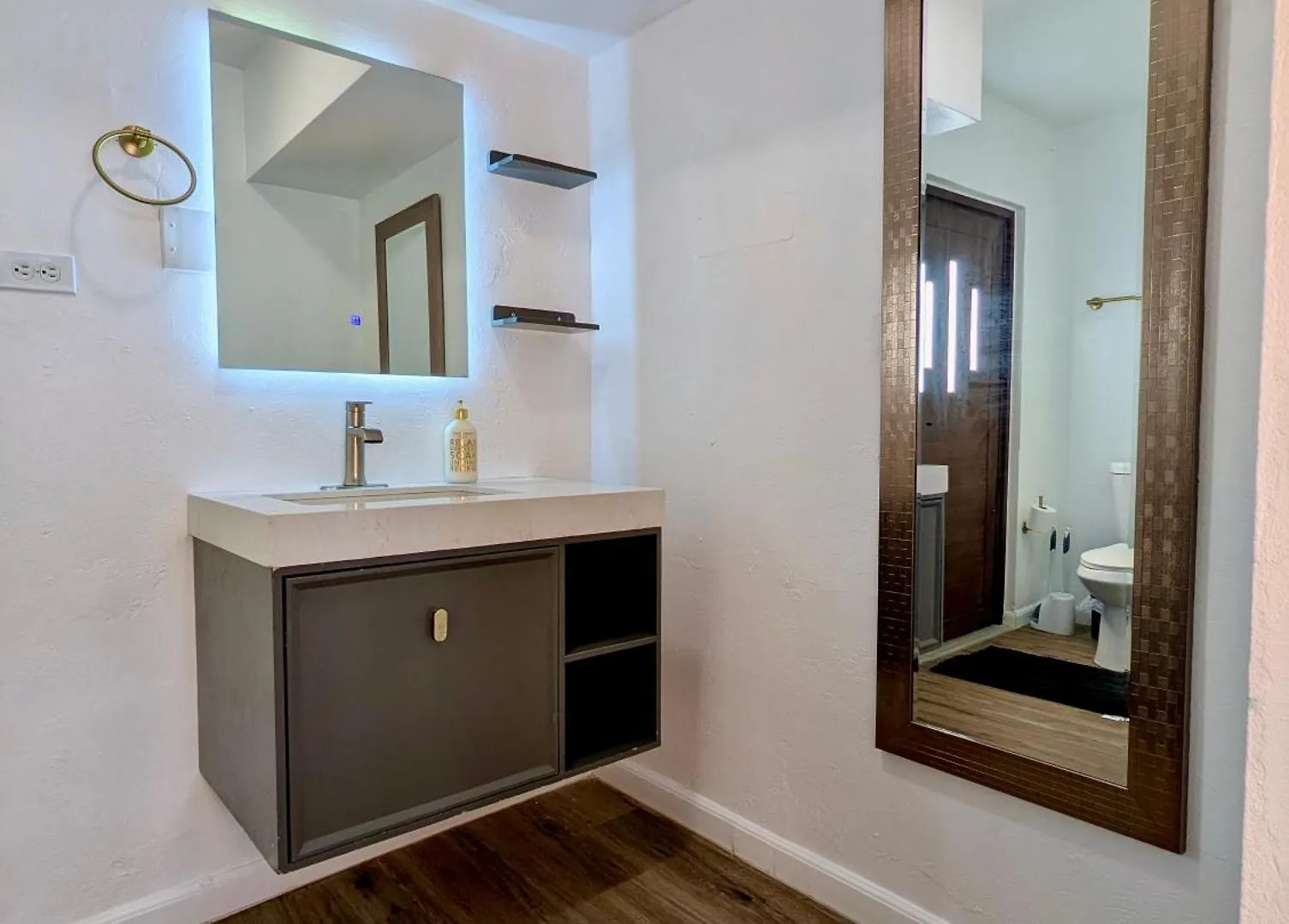 Modern Oceanfront Apartment Arecibo