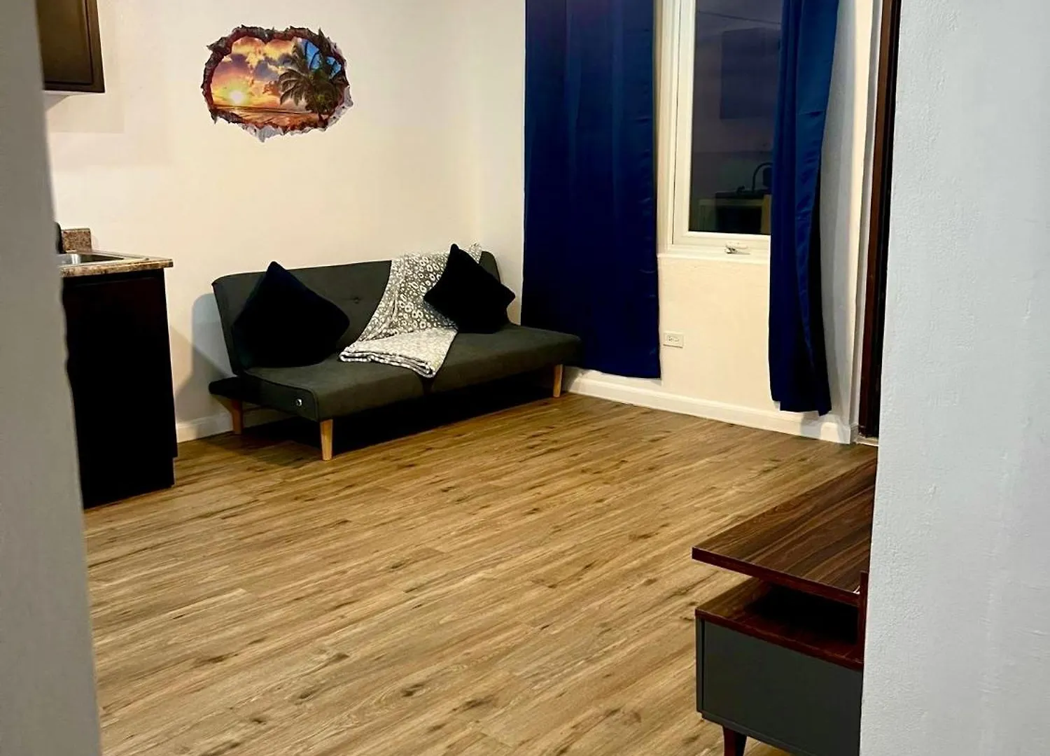 Modern Oceanfront Apartment Αρεσίμπο