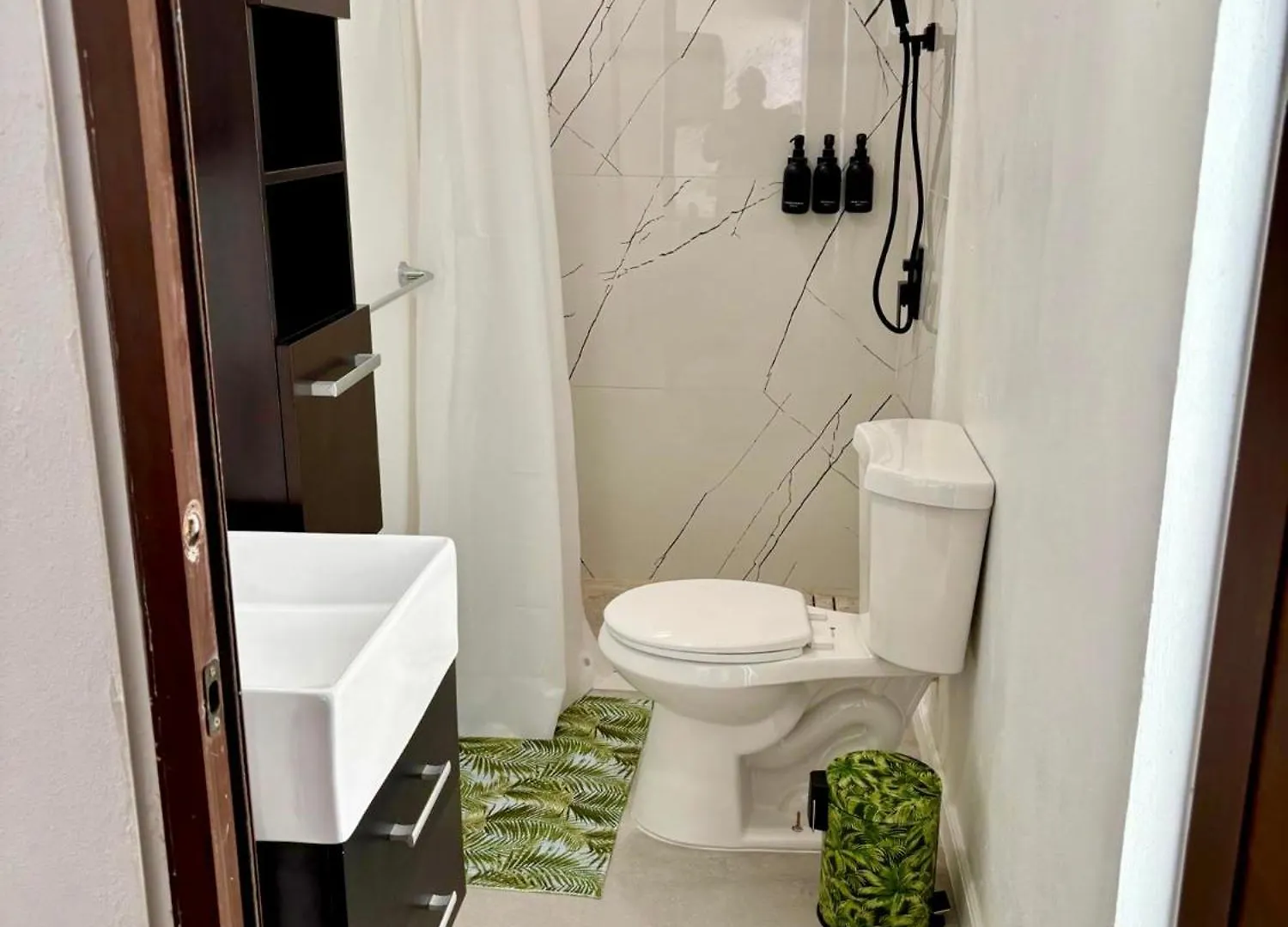 Modern Oceanfront Apartment Arecibo Porto Rico